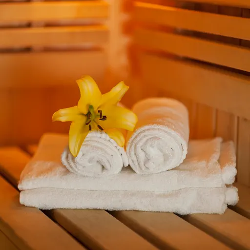 A mikulás zsák kreatív festékkel is díszíthető, kreatív program gyermekek számára.